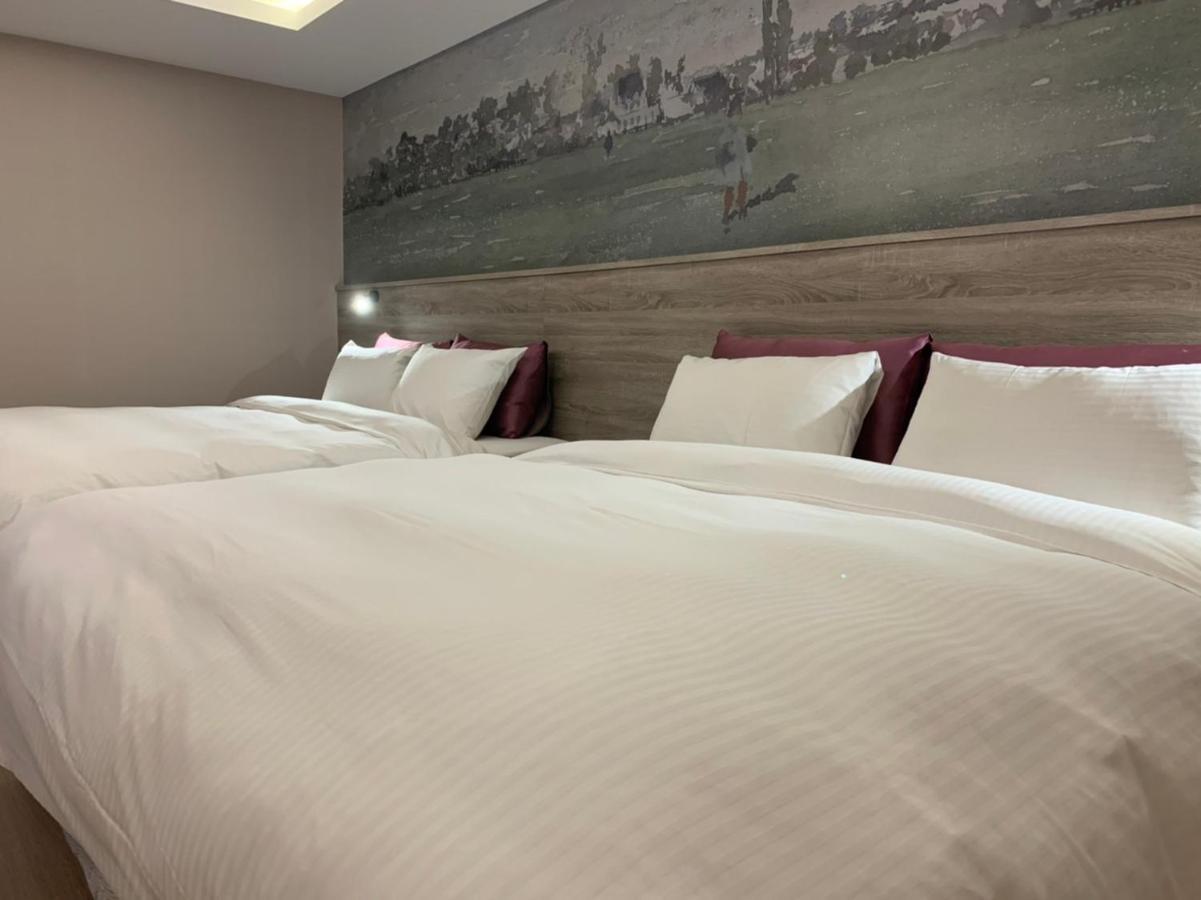Yuhao Hotel - Hsinchu Branch Экстерьер фото