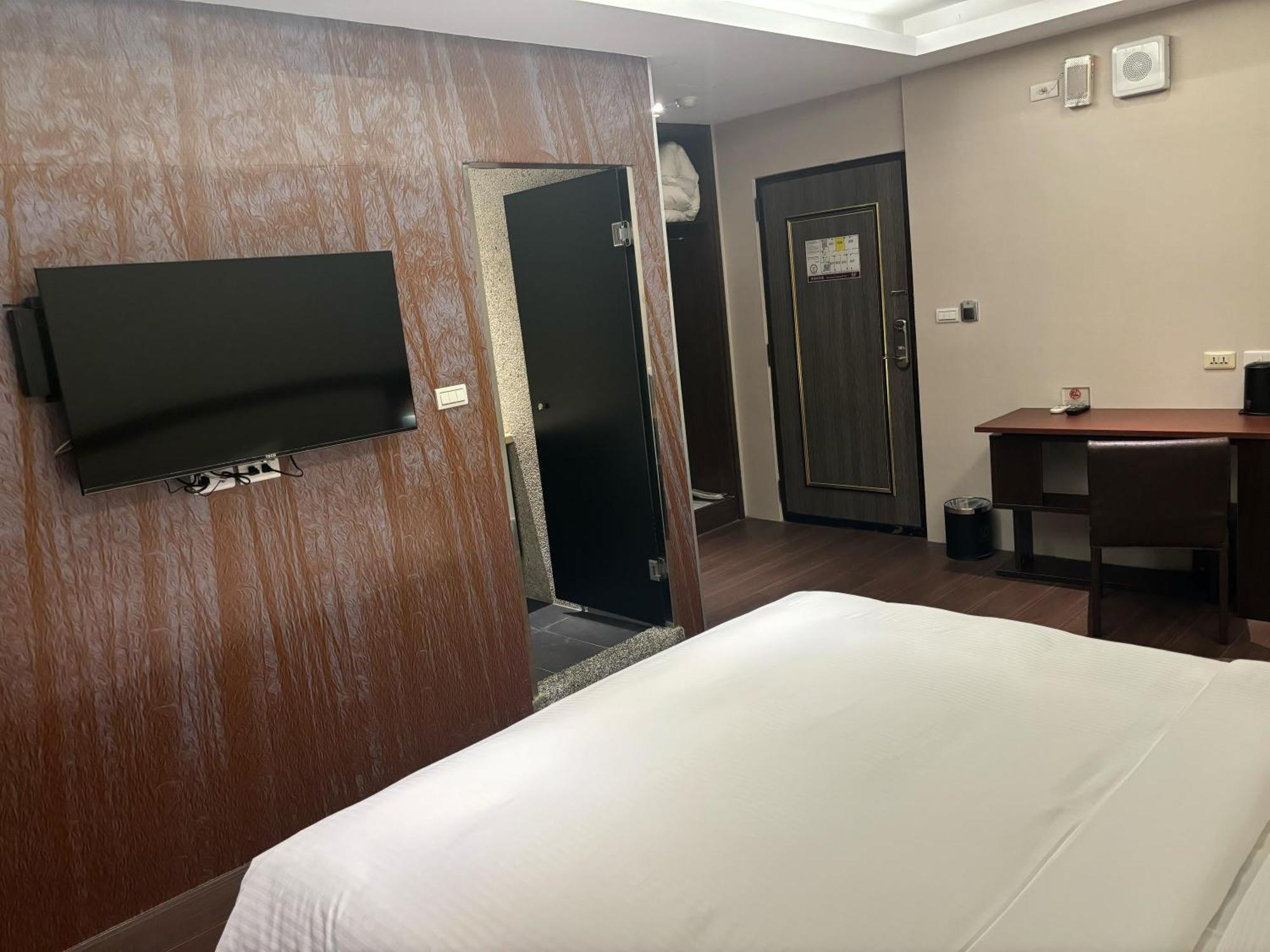 Yuhao Hotel - Hsinchu Branch Экстерьер фото