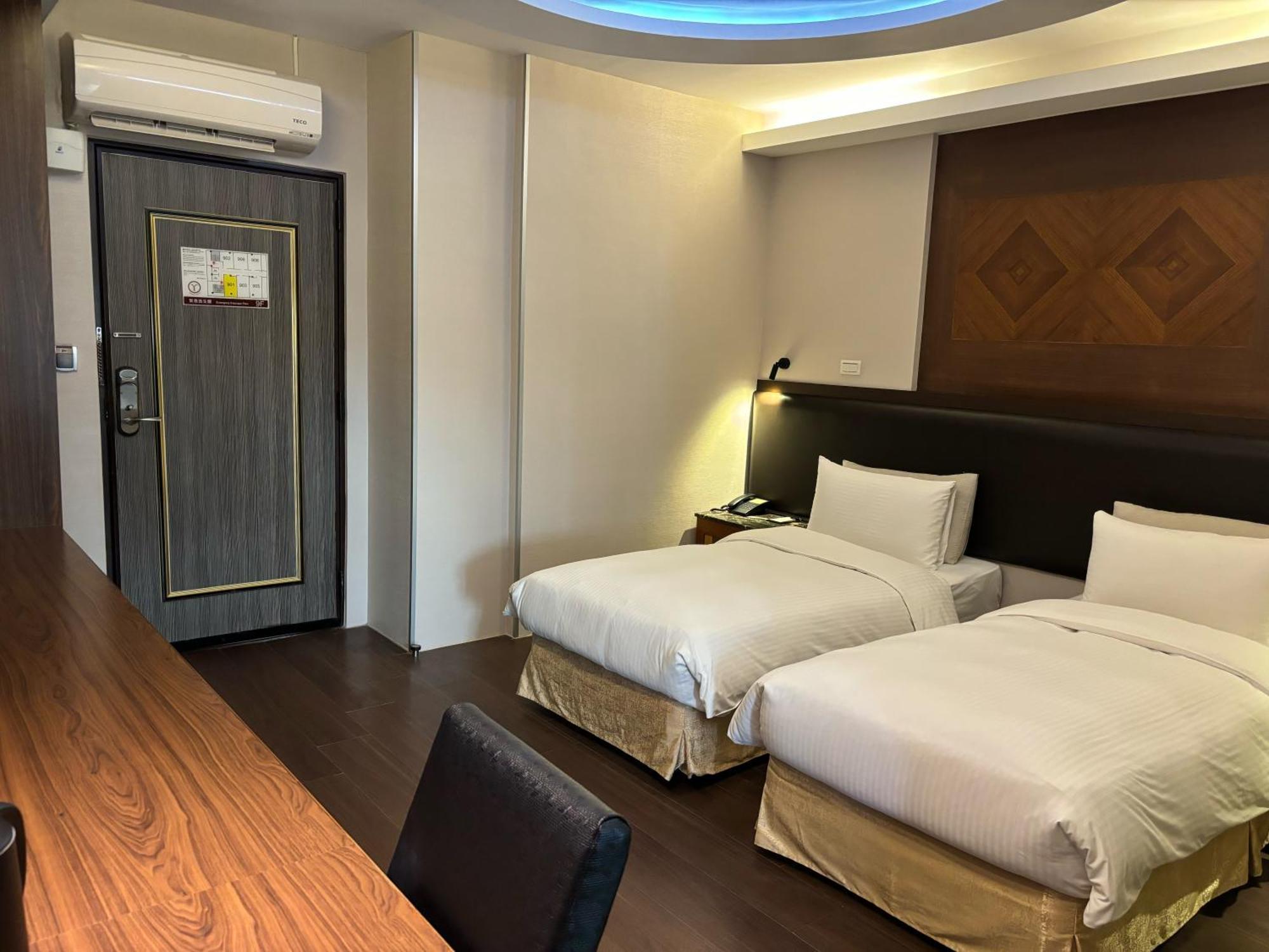 Yuhao Hotel - Hsinchu Branch Экстерьер фото