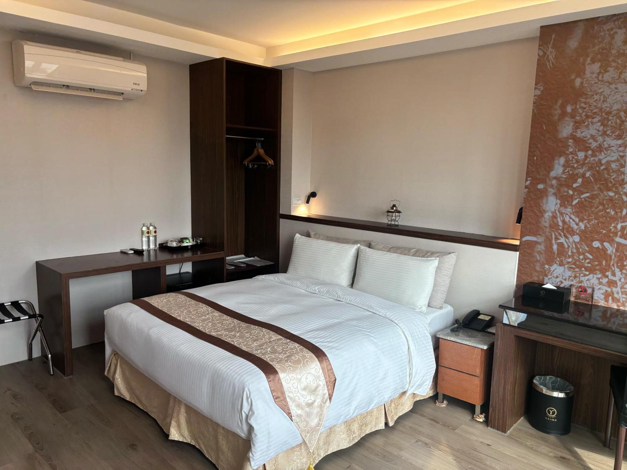 Yuhao Hotel - Hsinchu Branch Экстерьер фото