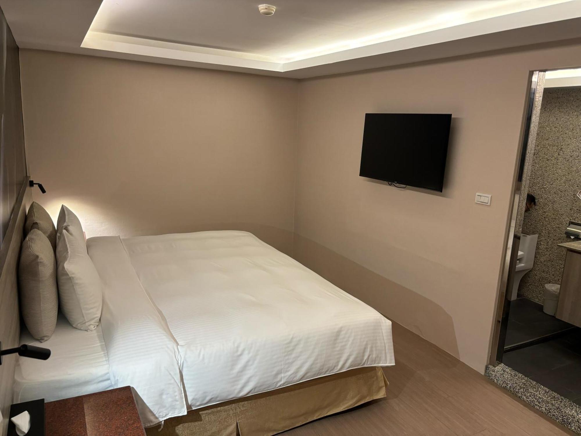 Yuhao Hotel - Hsinchu Branch Экстерьер фото