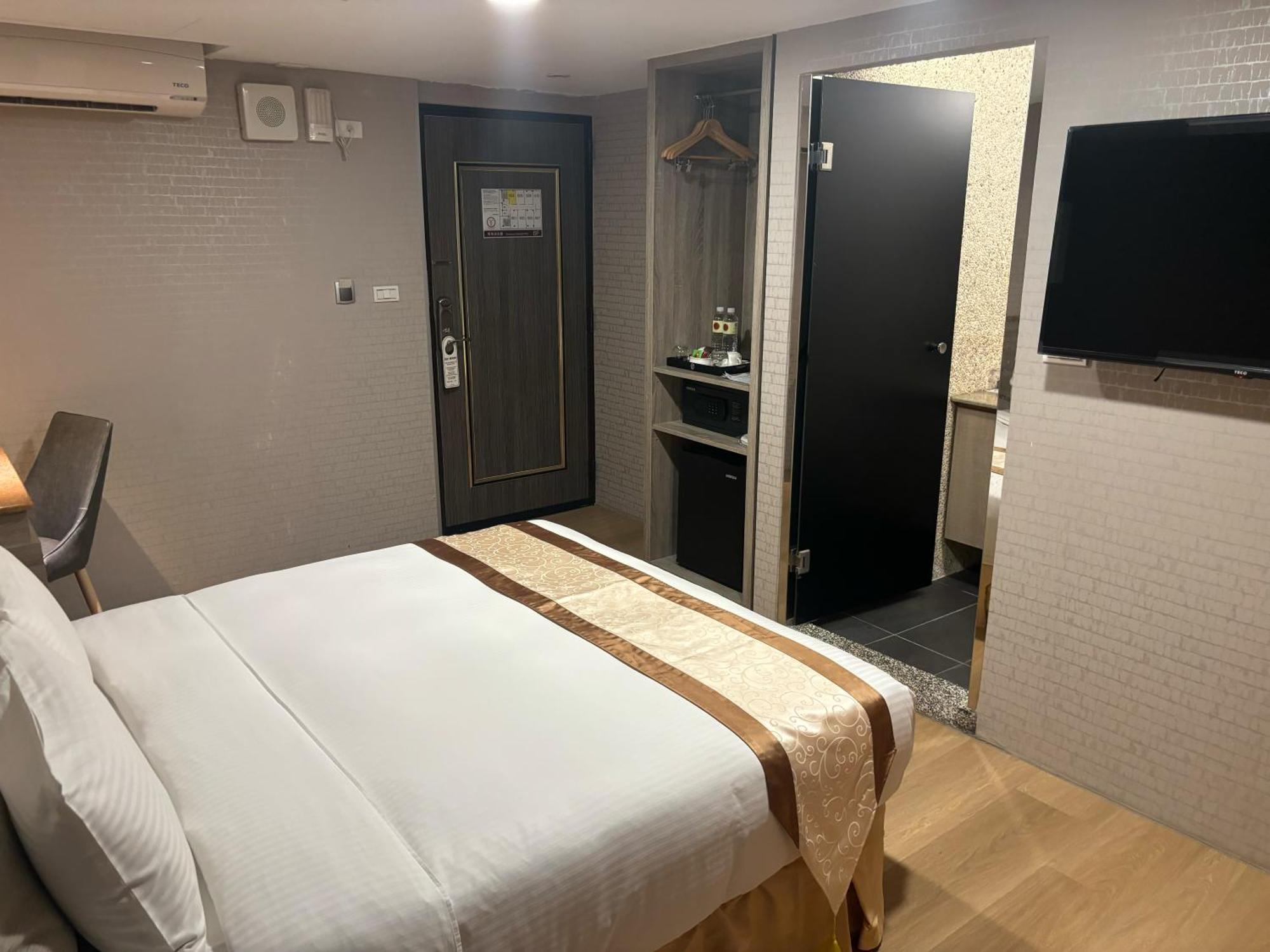 Yuhao Hotel - Hsinchu Branch Экстерьер фото