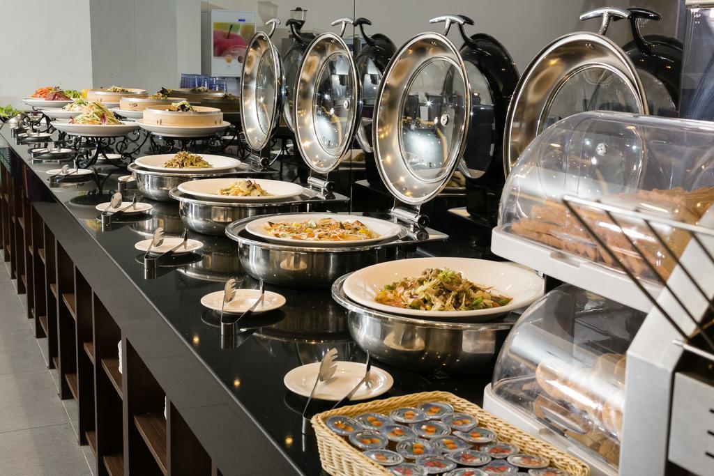 Yuhao Hotel - Hsinchu Branch Экстерьер фото